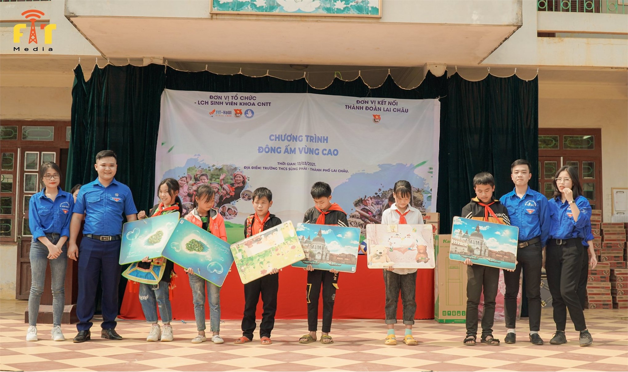 Chương trình “Đông ấm vùng cao” đến với học sinh huyện miền núi Lai Châu