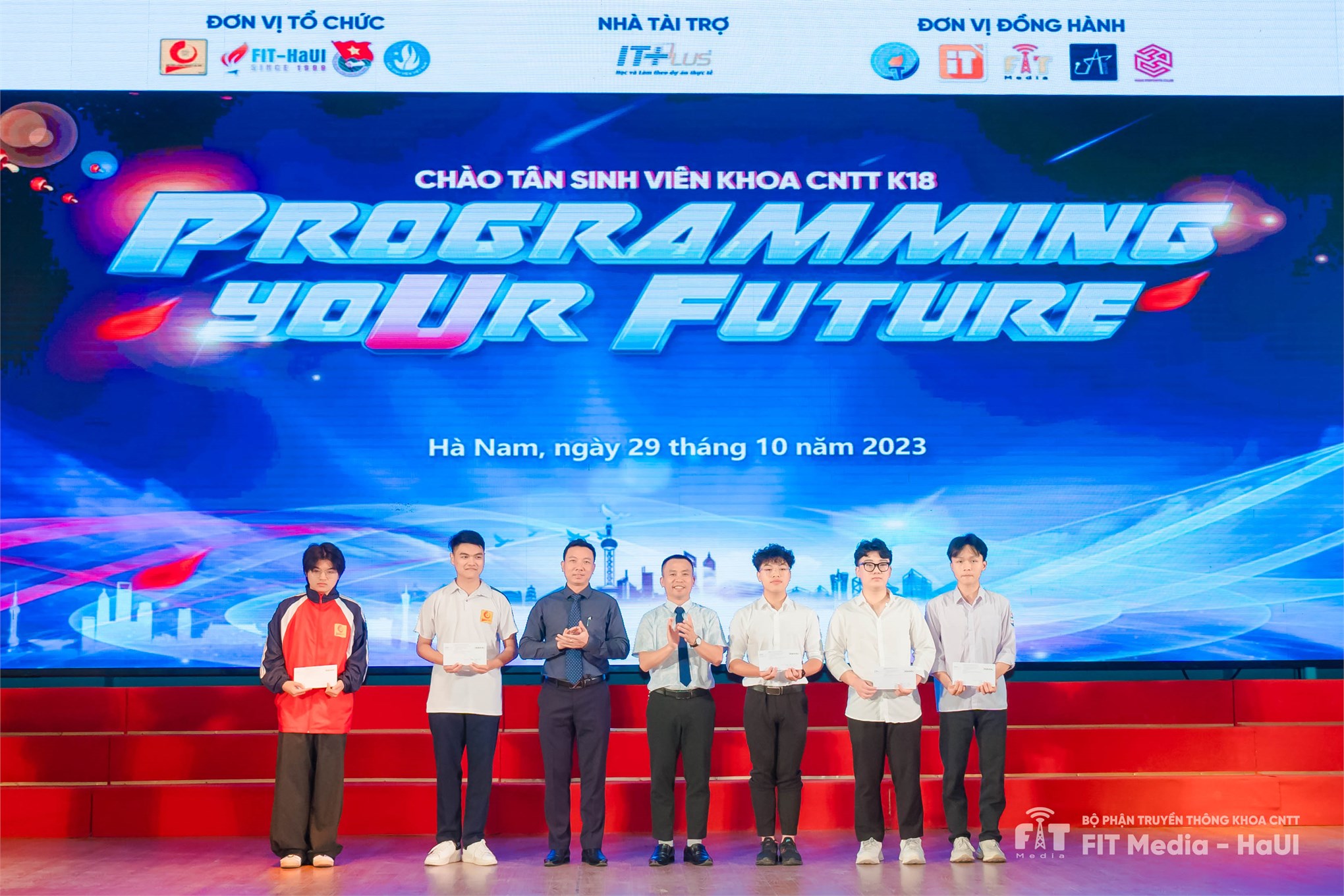 Ngày Hội Tân Sinh Viên Khoa Công Nghệ Thông Tin - Trường Đại Học Công Nghiệp Hà Nội: `Programming Your Future`