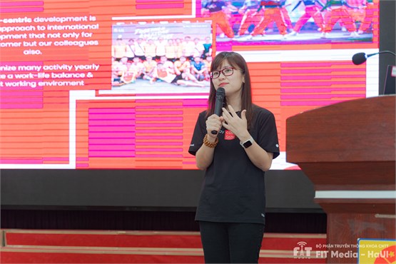 Sinh viên Khoa CNTT hào hứng với Hội thảo Công ty LG Electronics R&D Vietnam