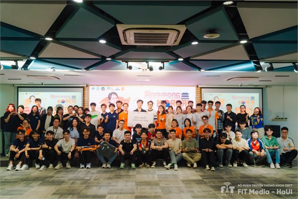 Lớp Cử nhân cầu nối Tiếng Hàn Khóa 1 sôi nổi trải nghiệm văn hóa Hàn Quốc