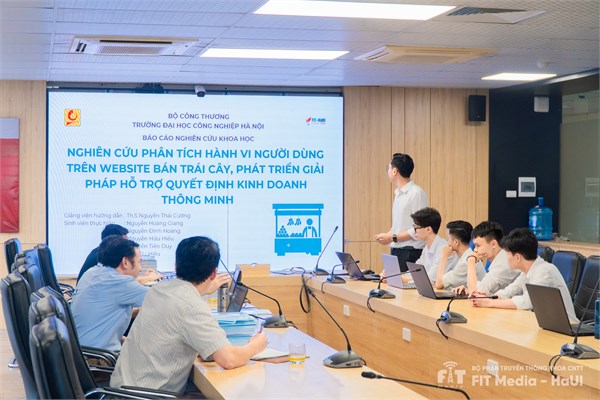 Lễ bảo vệ Đề tài Nghiên cứu Khoa học Sinh viên Khoa Công nghệ thông tin năm 2024