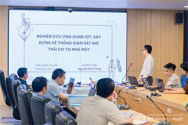 Lễ bảo vệ Đề tài Nghiên cứu Khoa học Sinh viên Khoa Công nghệ thông tin năm 2024