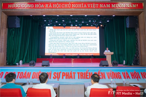 61 công trình khoa học Khoa CNTT được khen thưởng tại lễ trao giải sinh viên nghiên cứu khoa học năm học 2023-2024