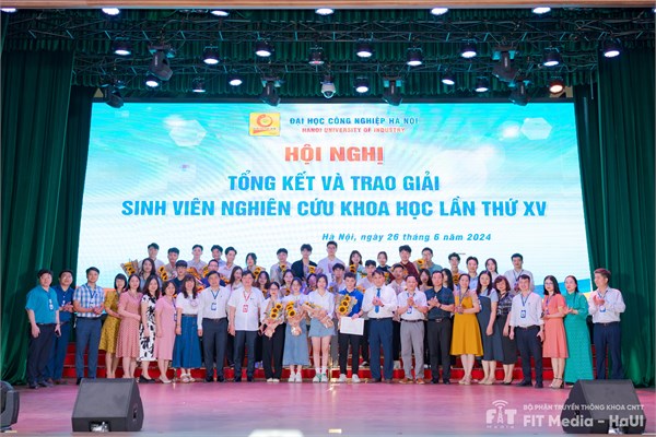 61 công trình khoa học Khoa CNTT được khen thưởng tại lễ trao giải sinh viên nghiên cứu khoa học năm học 2023-2024