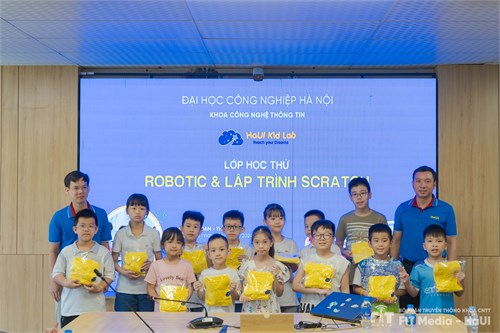 Khai giảng lớp học thử miễn phí Robotic và Lập trình Scratch