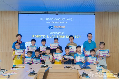 Khai giảng lớp học thử miễn phí Robotic và Lập trình Scratch