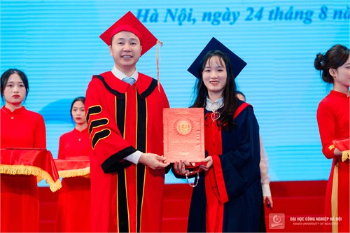 Lễ Tốt nghiệp và Trao bằng Tiến sỹ, Thạc sỹ, Kỹ sư, Cử nhân năm 2024 Trường Đại học Công Nghiệp Hà Nội