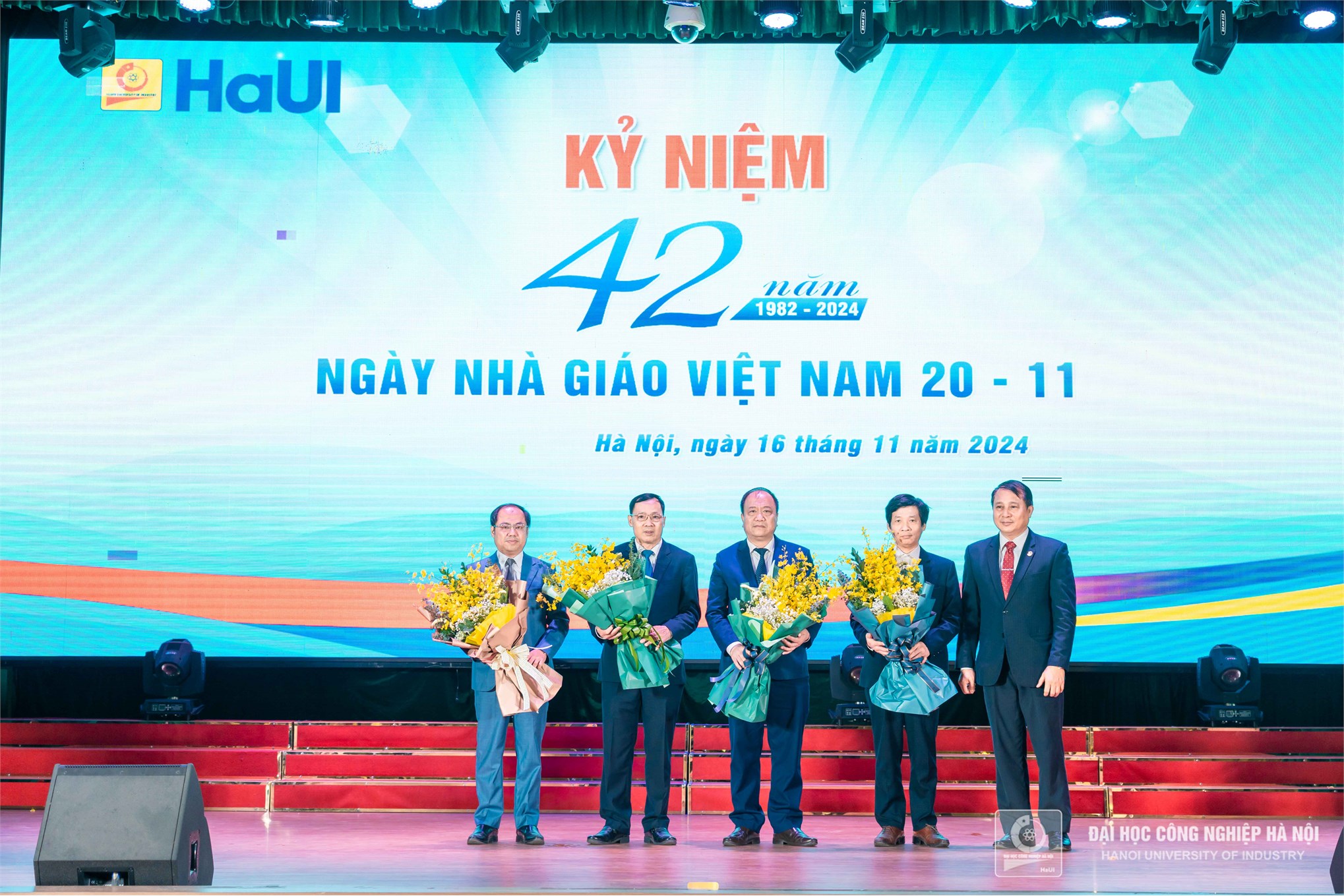 PGS. TS. Trần Đăng Hưng Khoa Công nghệ thông tin vinh dự được Nhà nước phong tặng danh hiệu Nhà giáo ưu tú năm học 2023-2024