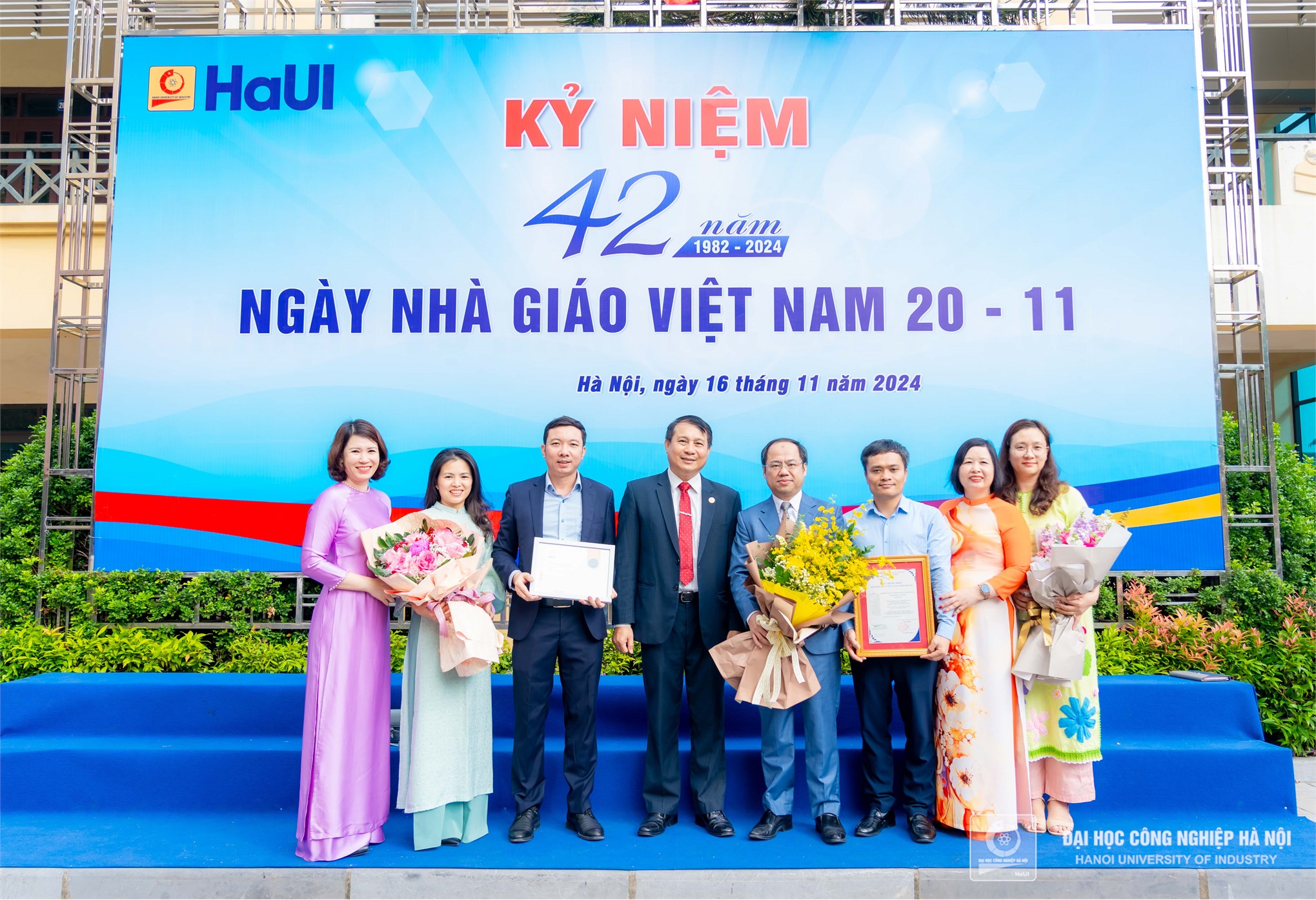 Khoa Công nghệ thông tin Chúc mừng Kỷ niệm 42 năm Ngày Nhà giáo Việt Nam 20/11