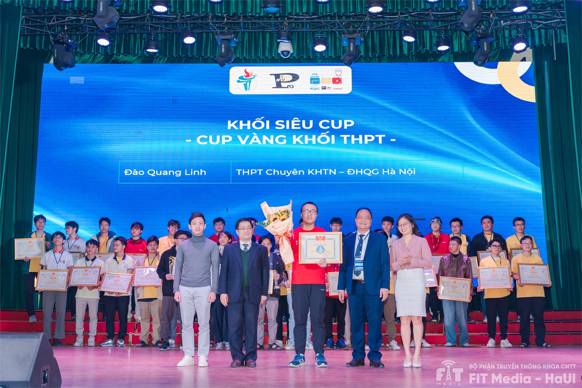 Việt Nam xuất sắc giành 2 Huy chương Vàng tại ICPC Asia Hanoi 2024