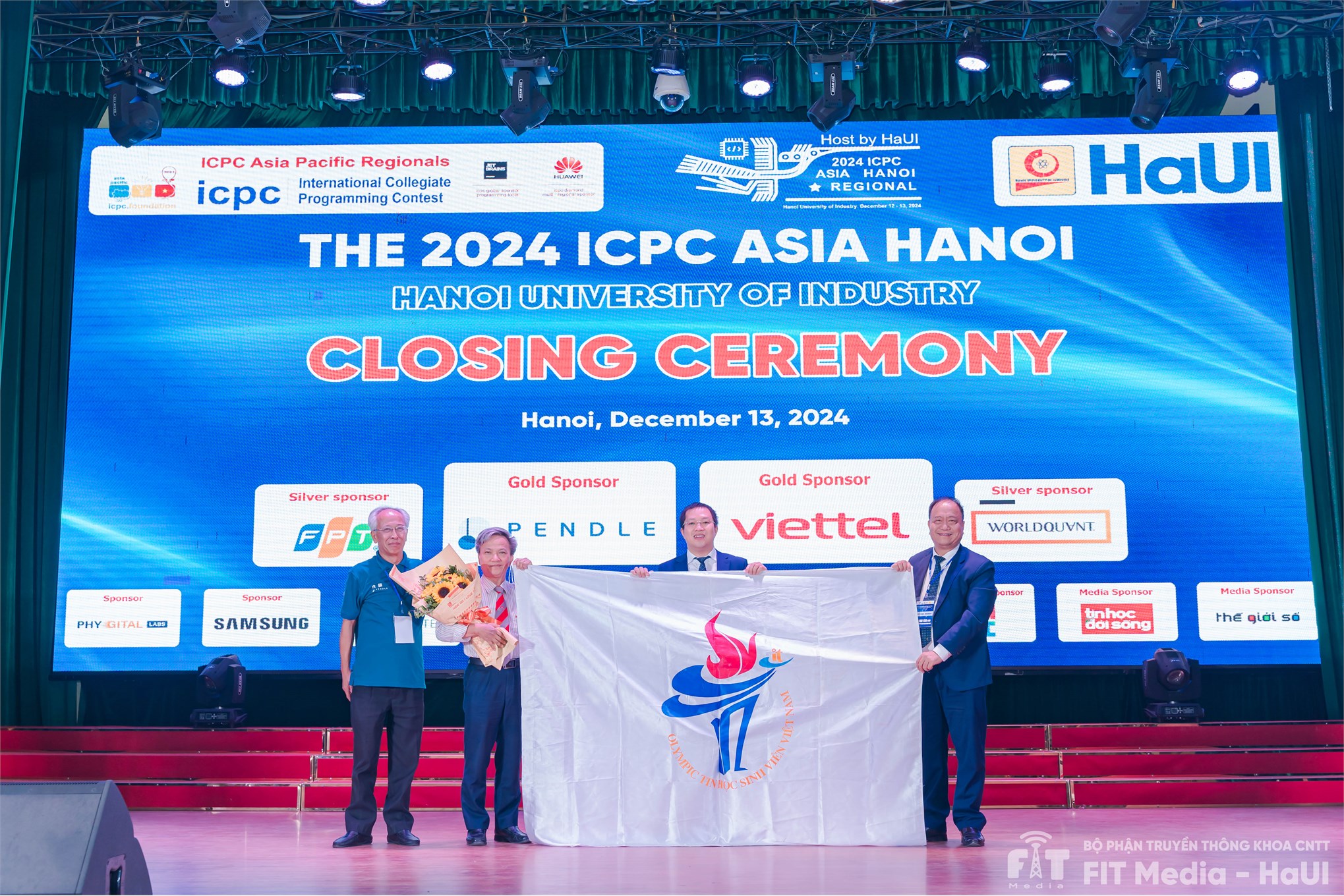 Việt Nam xuất sắc giành 2 Huy chương Vàng tại ICPC Asia Hanoi 2024