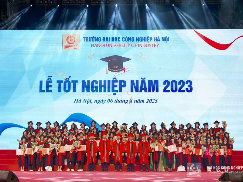 Trường Đại học Công nghiệp Hà Nội tổ chức Lễ tốt nghiệp cho gần 5,000 tân cử nhân, kỹ sư và thạc sĩ