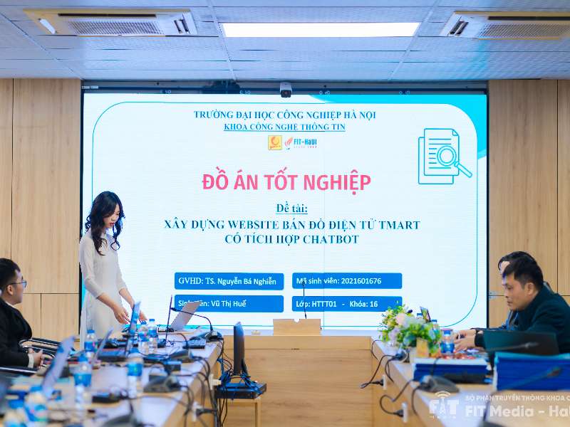 Lễ bảo vệ Đồ án tốt nghiệp cho sinh viên Khoa CNTT học kỳ 1 (2024-2025)